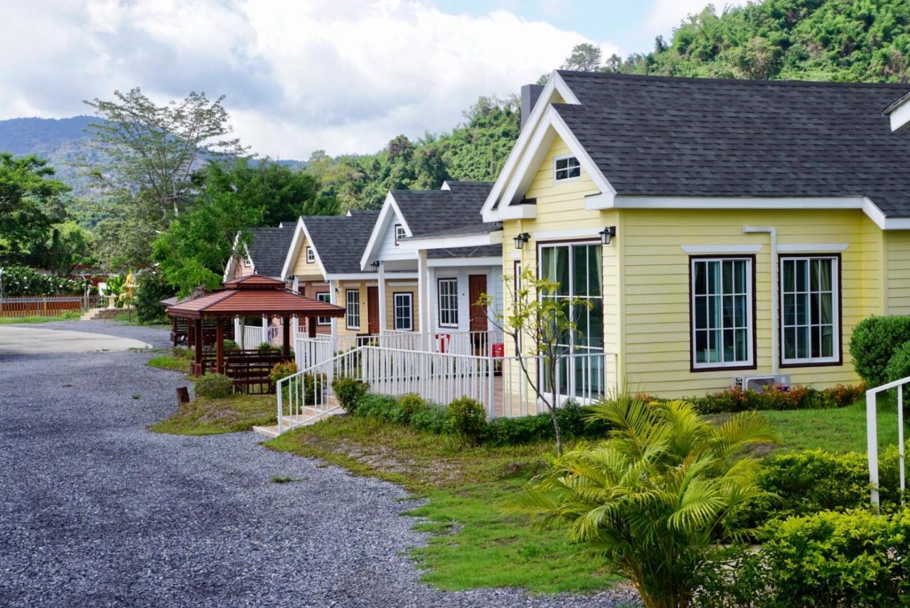 Evie Mae Resort Ban Cha-om Exterior photo