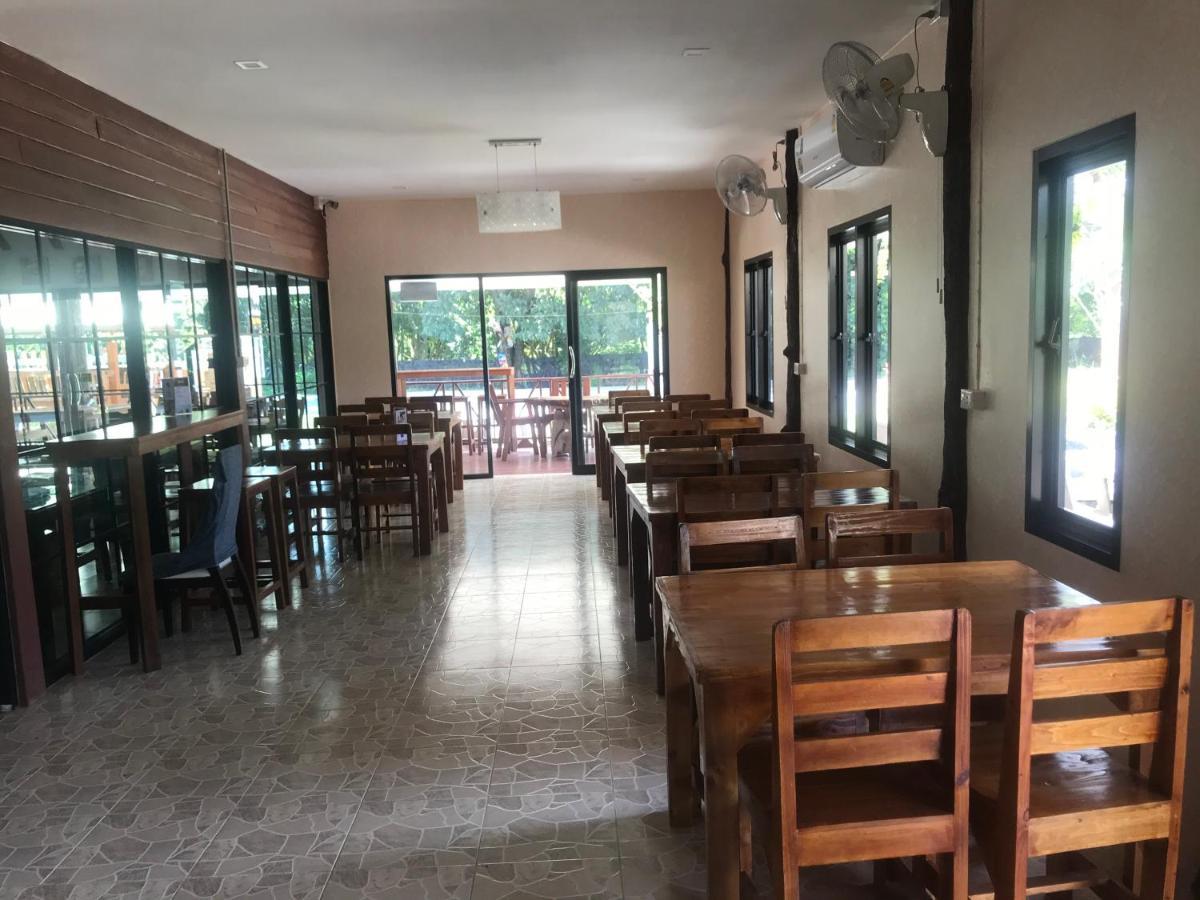 Evie Mae Resort Ban Cha-om Exterior photo